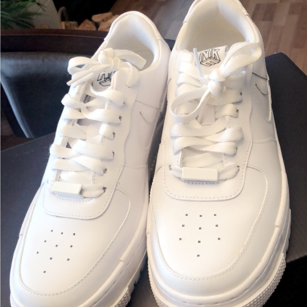 NEW in Box Women AF1 Pixel NIKE